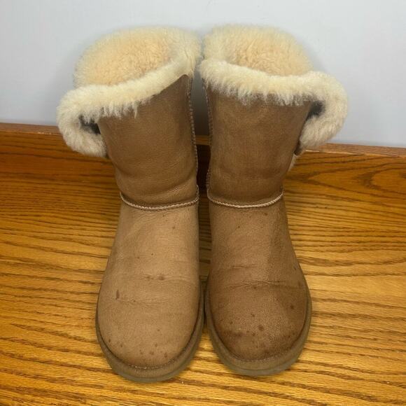 UGG Bailey Button Size 7 Boot Bootie Snow Winter - Picture 3 of 11